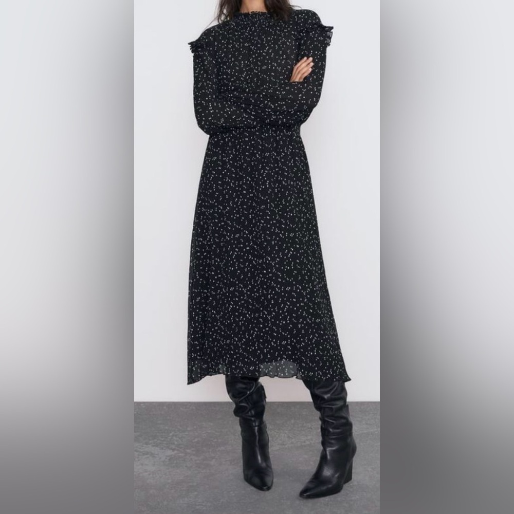 Zara Women Pleated polka dot dress - XS